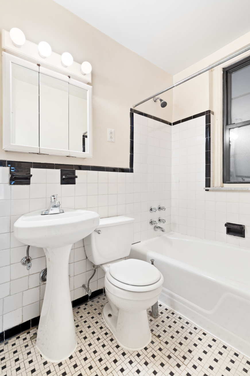 169 West 80th Street, Unit 3A Manhattan, NY 10024 - Photo 5 of 7