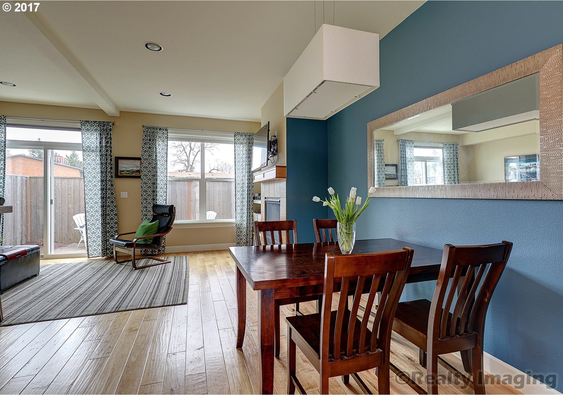 6658 Southwest 23rd Place Portland, OR 97219 - Photo 7 of 15