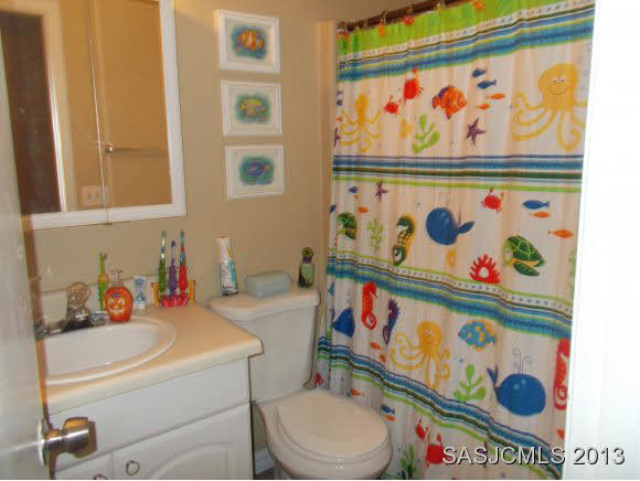 140 Cornell Road St. Augustine, FL 32086 - Photo 9 of 12 Guest Bathroom