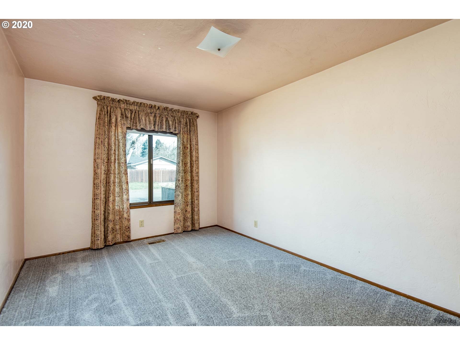 1655 Diamond Street Springfield, OR 97477 - Photo 17 of 26