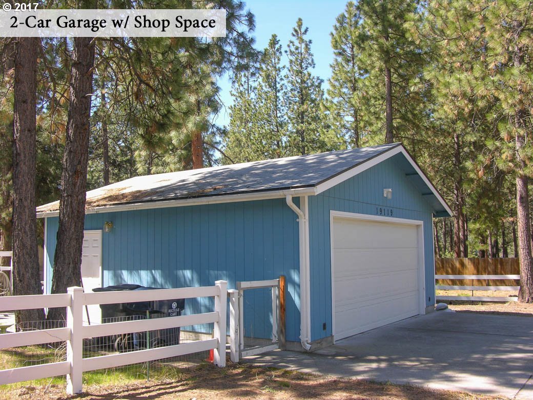 19119 Obsidian Road Bend, OR 97702 - Photo 19 of 21 Gallery Image 19