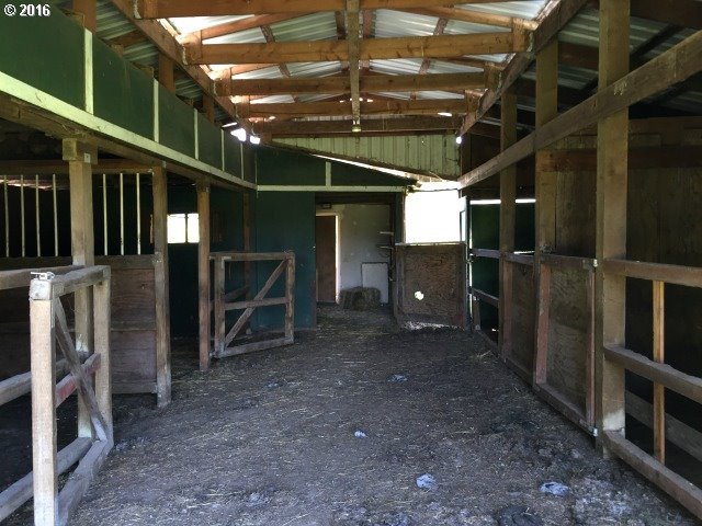 1489 Plat I Road Sutherlin, OR 97479 - Photo 18 of 21