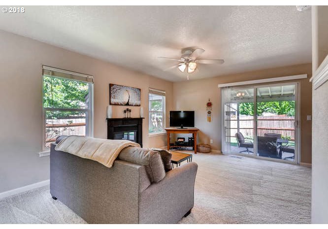 4398 5th Street Hubbard, OR 97032 - Photo 9 of 28 Gallery Image 9