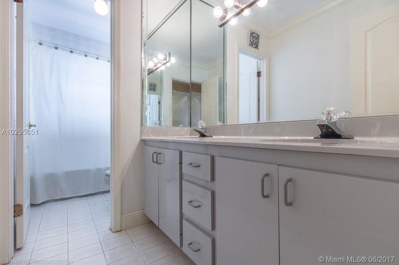 35 Southwest 136th Court Miami, FL 33184 - Photo 27 of 36