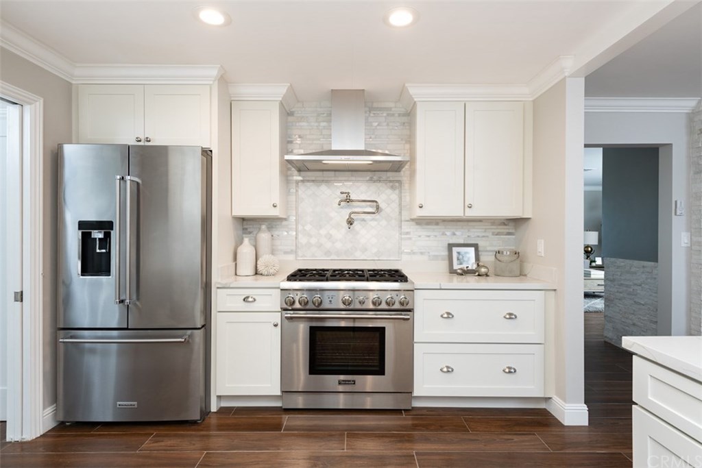 1915 Mariners Drive Newport Beach, CA 92660 - Photo 4 of 27