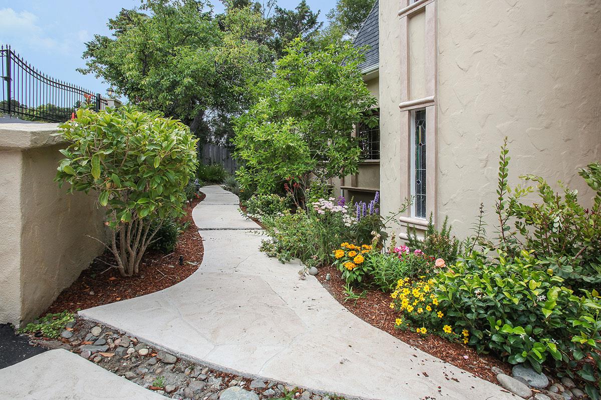 760 Darrell Road Hillsborough, CA 94010 - Photo 83 of 98