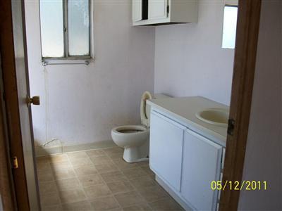 8040 Lindsay Road Bakersfield, CA 93313 - Photo 6 of 13 Gallery Image 6