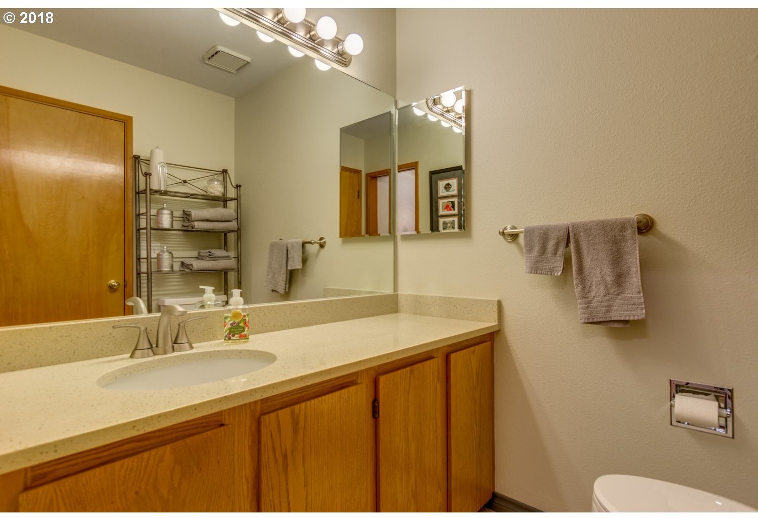 12433 Southeast Caruthers Street Portland, OR 97233 - Photo 20 of 32