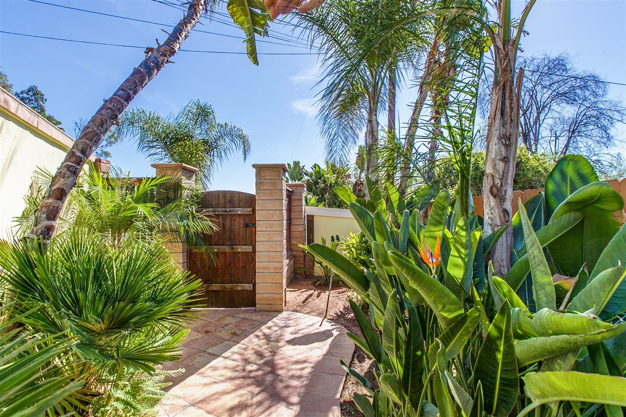 11305 Valle Vista Road Lakeside, CA 92040 - Photo 16 of 25 Entry to elevated 600 sf guest house 1 br, 1 bath