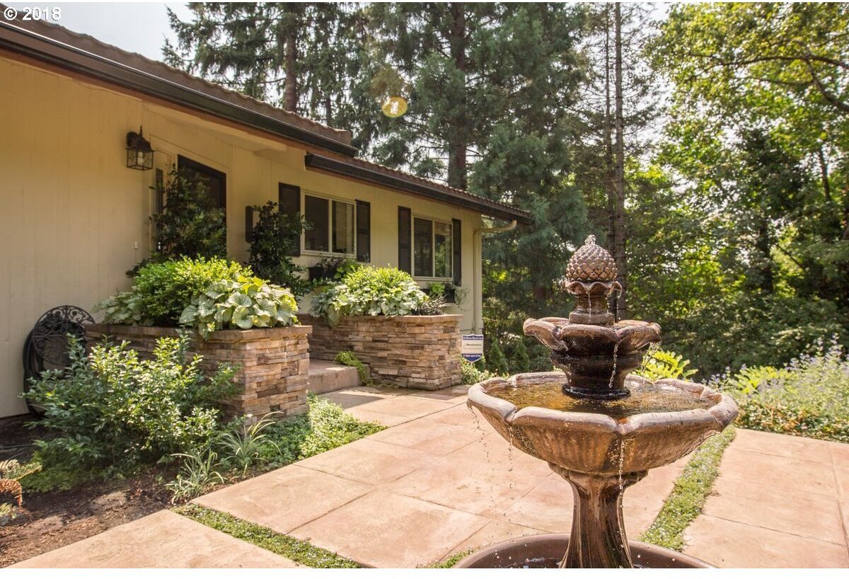 10958 Southeast Valley View Terrace Happy Valley, OR 97086 - Photo 4 of 32