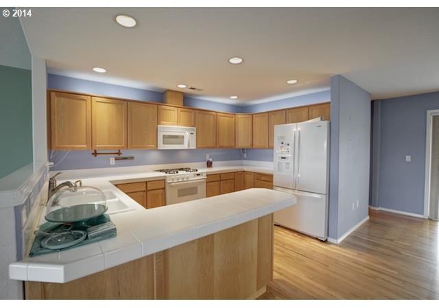 406 North Bridgeton Road Portland, OR 97217 - Photo 5 of 16 Gallery Image 5