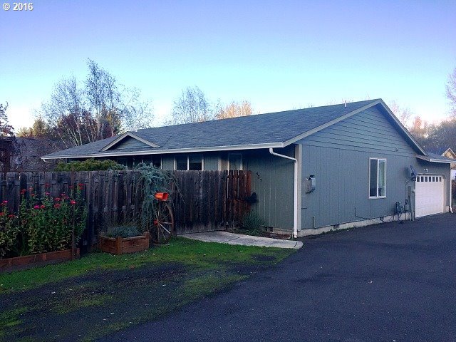 437 Southeast Ramp Street Roseburg, OR 97470 - Photo 1 of 31 Gallery Image 1