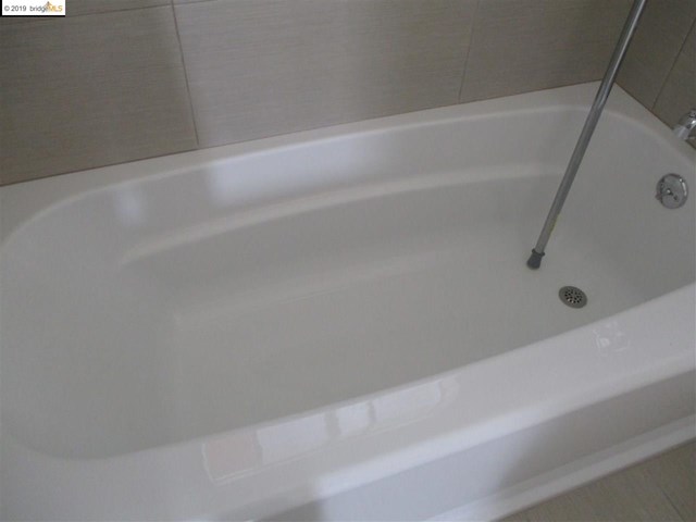 2410 Stuart Street Berkeley, CA 94705 - Photo 4 of 25