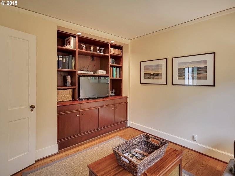 3365 Southwest Talbot Road Portland, OR 97201 - Photo 23 of 30 Gallery Image 23