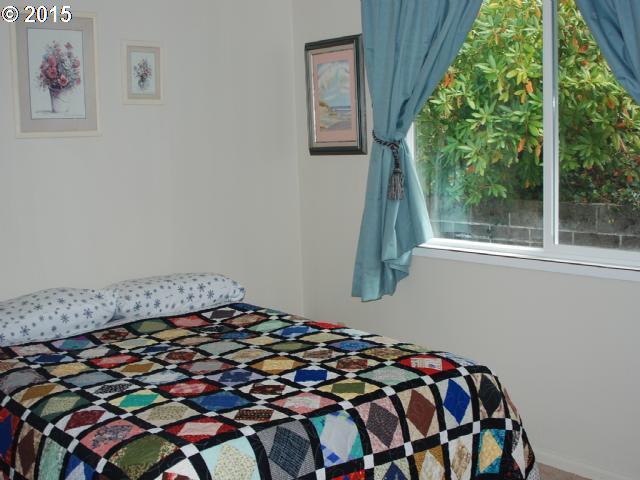 910 Bellevue Drive Reedsport, OR 97467 - Photo 10 of 16 Gallery Image 10