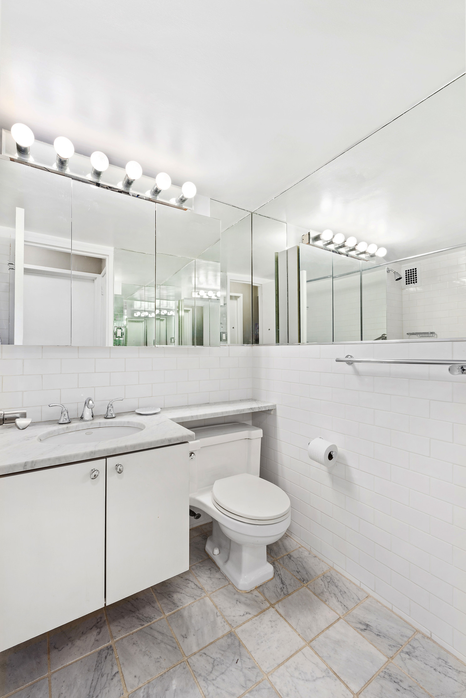 100 West 57th Street, Unit 7L Manhattan, NY 10019 - Photo 4 of 5