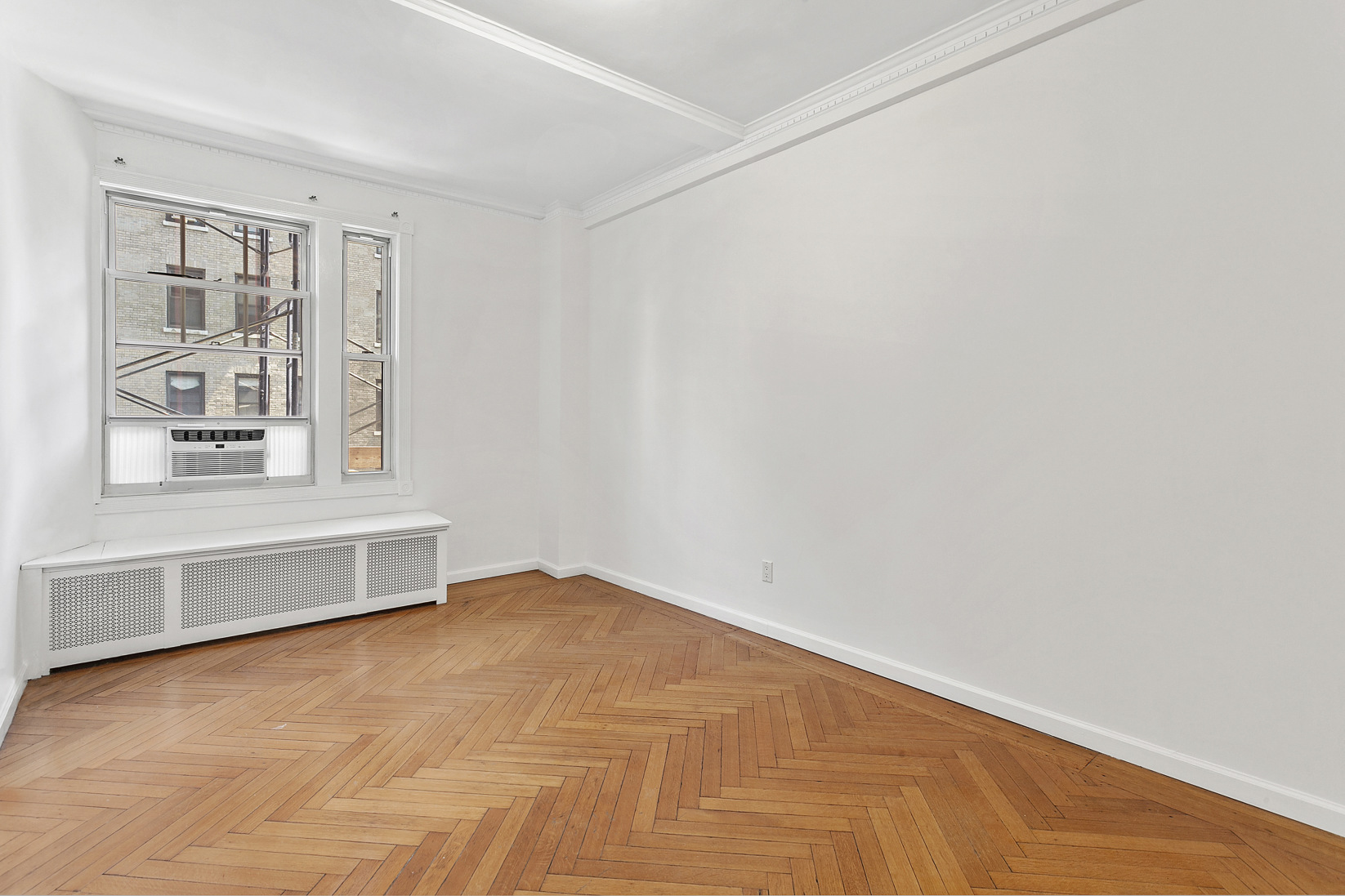 140 West 71st Street, Unit 6E Manhattan, NY 10023 - Photo 3 of 5