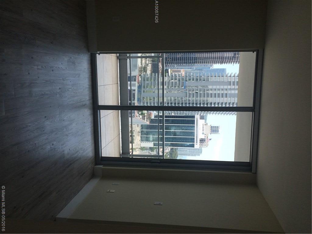 92 Southwest 3rd Street, Unit 2803 Miami, FL 33130 - Photo 9 of 11