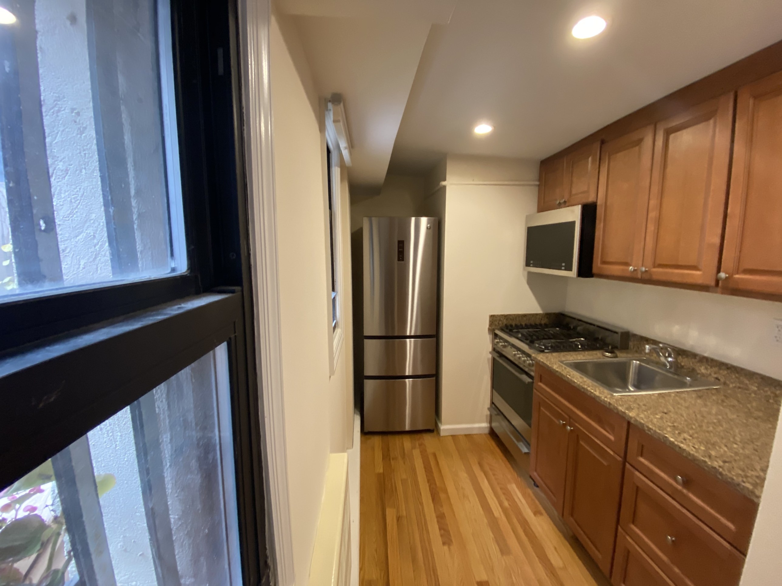 756 Greenwich Street, Unit 1R Manhattan, NY 10014 - Photo 6 of 7