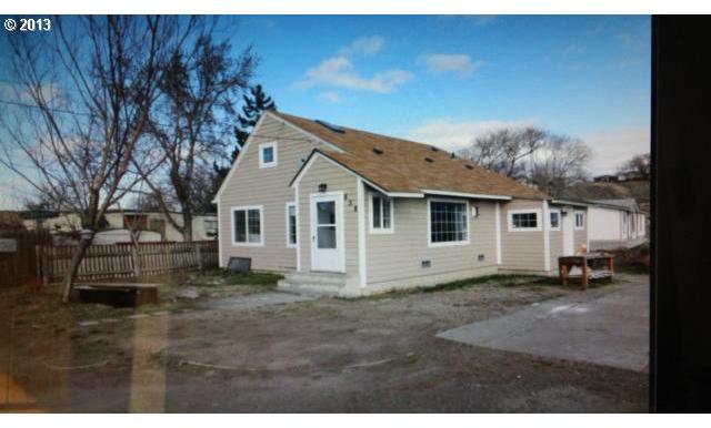 838 Southwest 14th Street Pendleton, OR 97801 - Photo 1 of 11