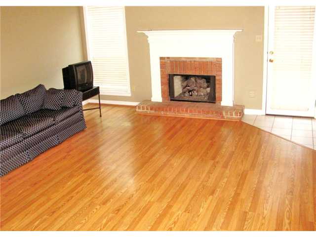 8580 Trinity Road Memphis, TN 38018 - Photo 6 of 12 Another view of the 20x15 great room! So much space for such a great price!