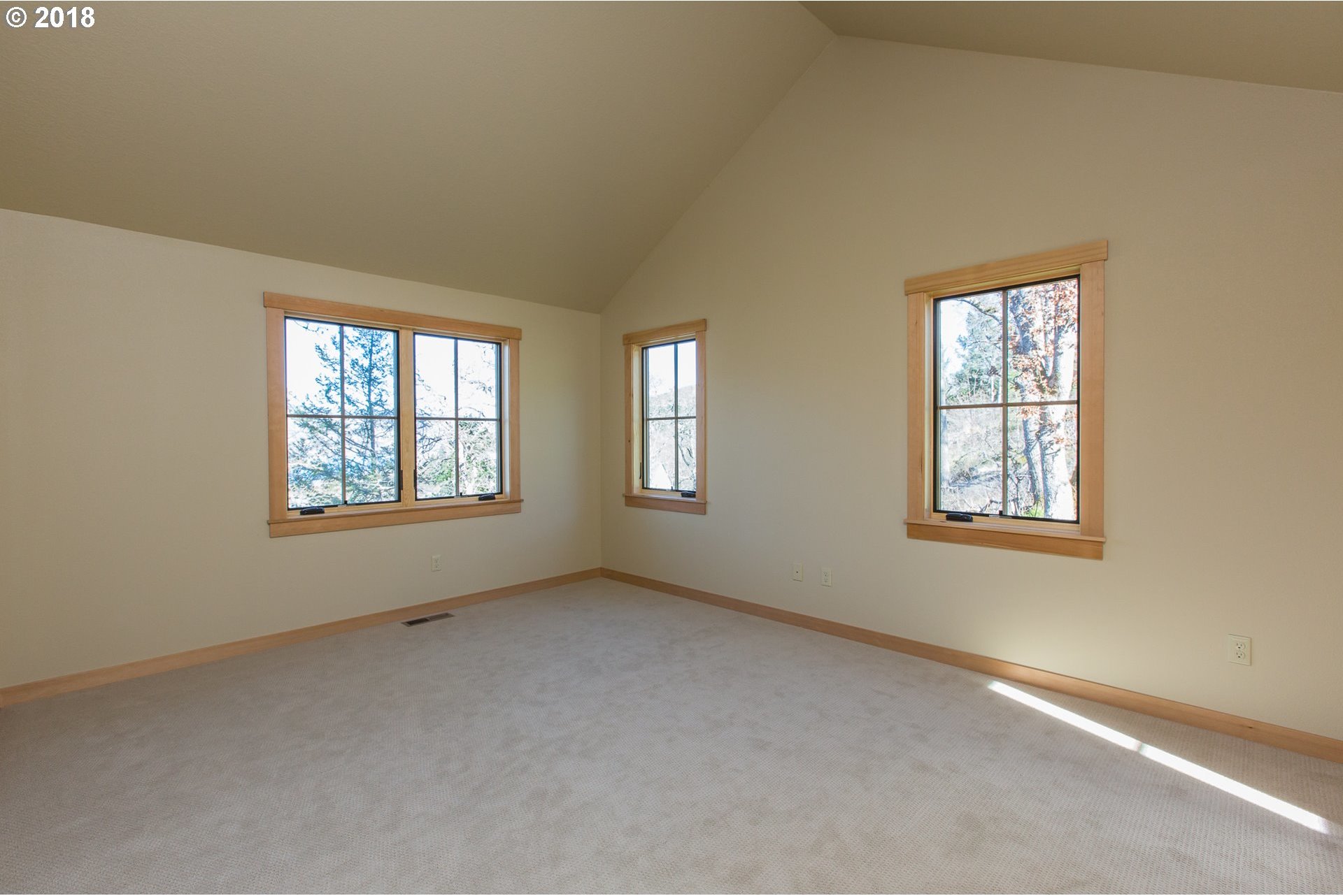 945 Fifth Avenue Mosier, OR 97040 - Photo 3 of 32 Gallery Image 3