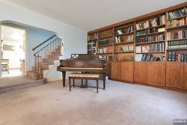 948 Prince Street Teaneck, NJ 07666 - Photo 4 of 18