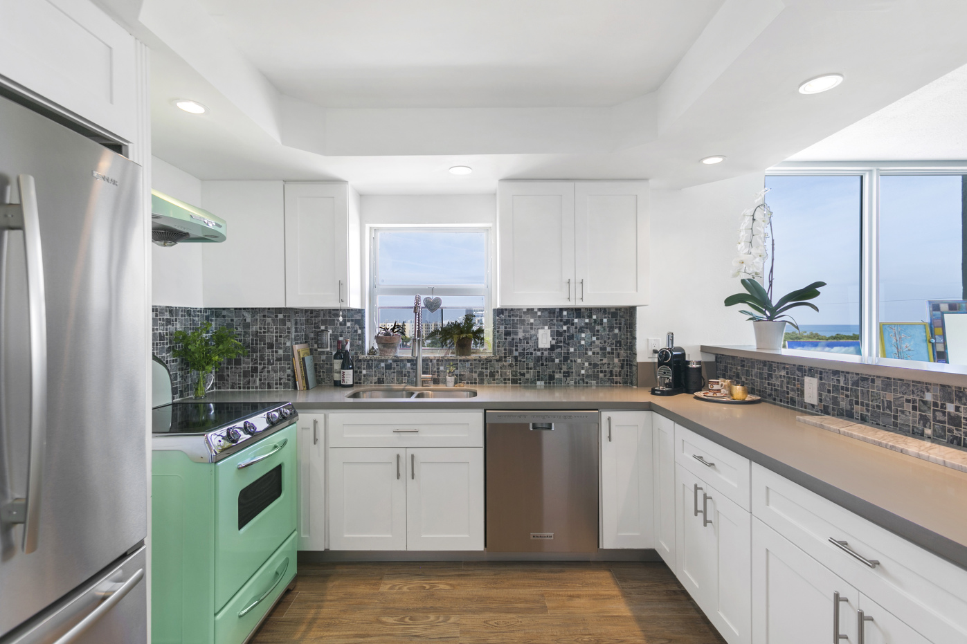 8233 Harding Avenue, Unit 701 701 Miami Beach, FL 33141 - Photo 3 of 18