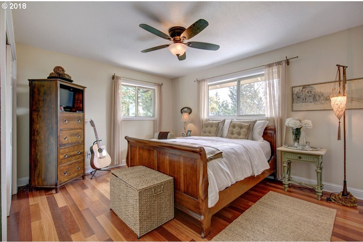 10958 Southeast Valley View Terrace Happy Valley, OR 97086 - Photo 17 of 32