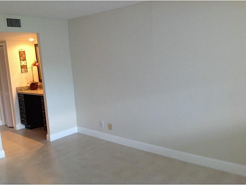 4700 Washington Street, Unit 406 Hollywood, FL 33021 - Photo 17 of 29
