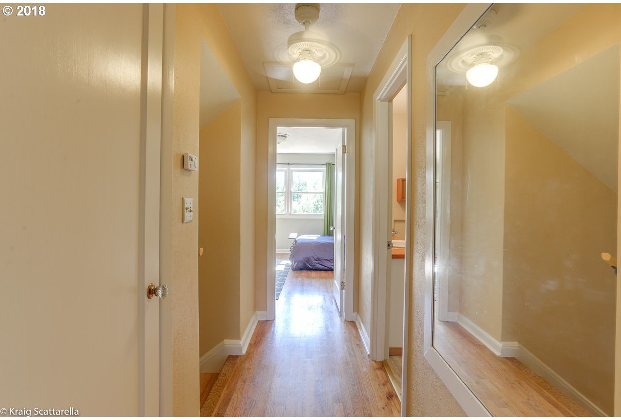 3220 Southwest Spring Garden Street Portland, OR 97219 - Photo 27 of 32 Gallery Image 27
