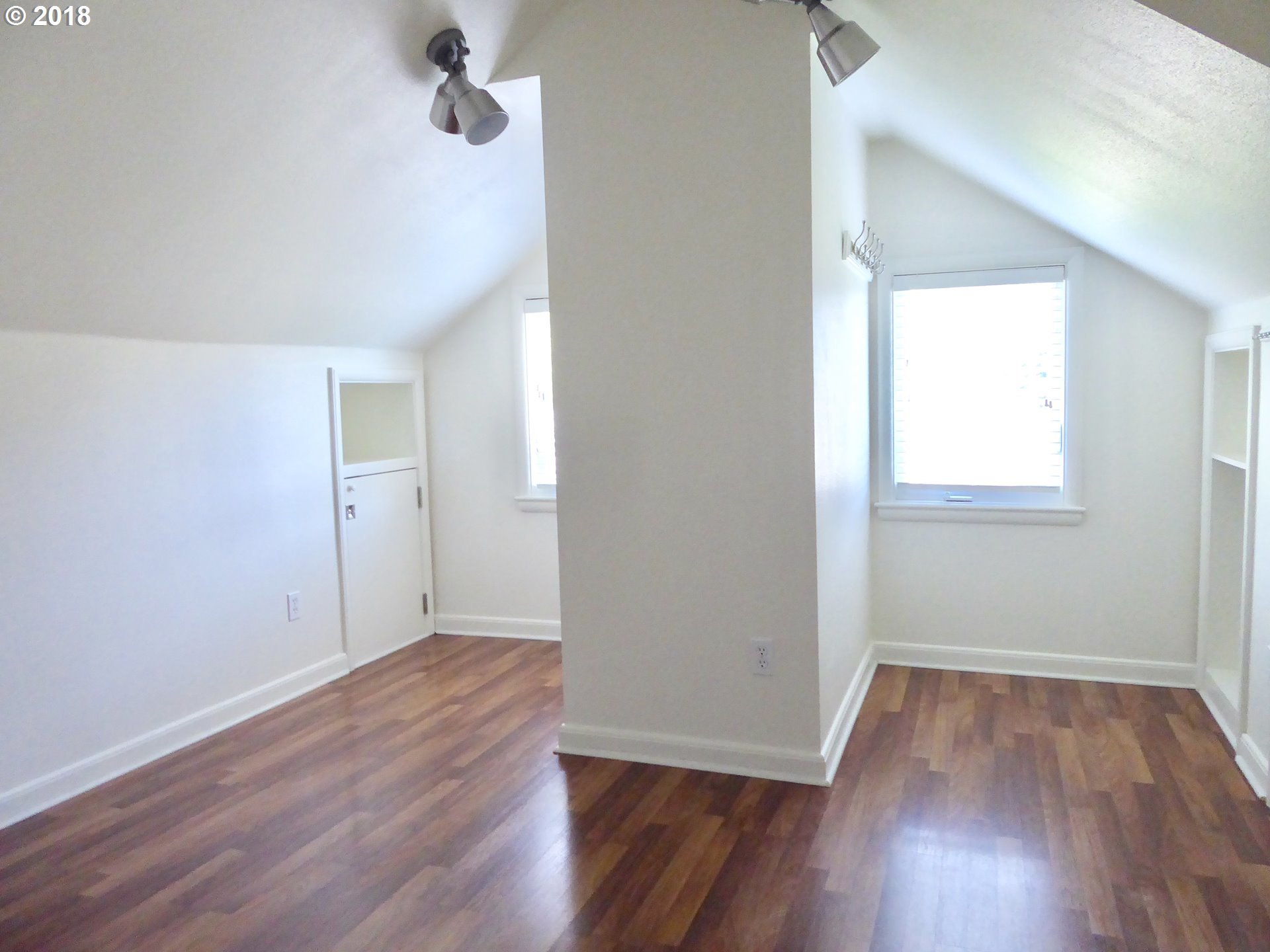 1935 Southwest Custer Street Portland, OR 97219 - Photo 23 of 32 Gallery Image 23