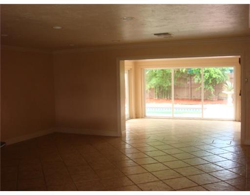 2421 Northeast 49th Street Lighthouse Point, FL 33064 - Photo 5 of 15