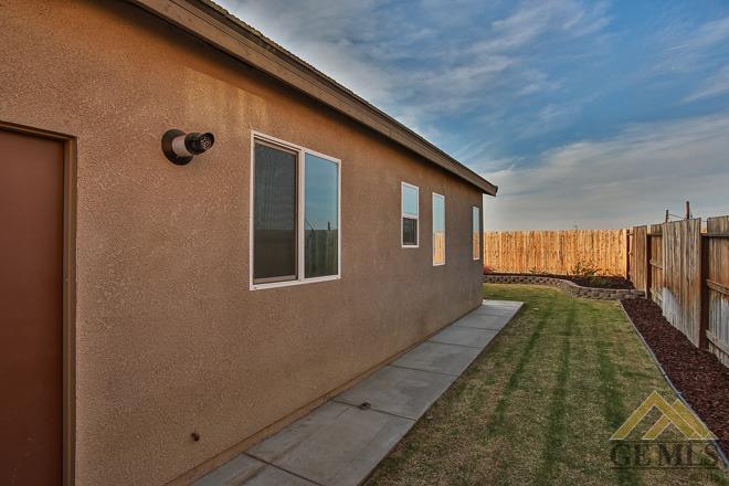 6016 Turquoise Ridge Drive Bakersfield, CA 93313 - Photo 35 of 40 Gallery Image 35