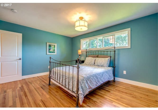 5910 Southwest 46th Avenue Portland, OR 97221 - Photo 17 of 32 Gallery Image 17