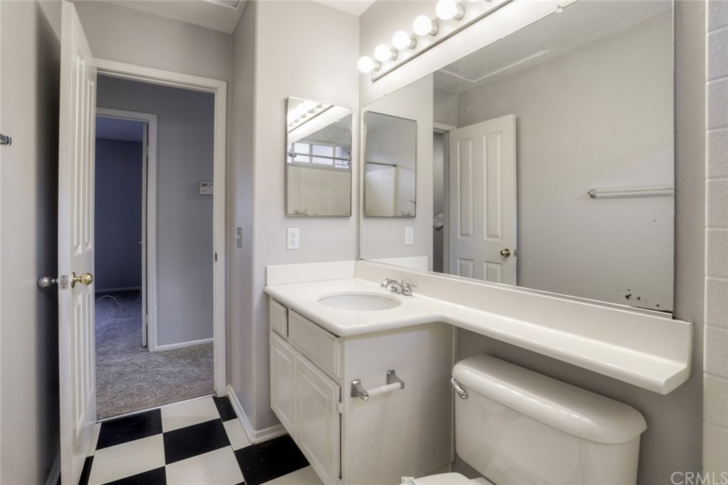 25731 Hammet Circle Stevenson Ranch, CA 91381 - Photo 32 of 36