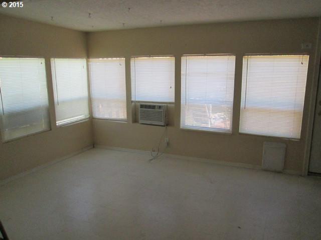1460 Thompson Road Woodburn, OR 97071 - Photo 12 of 16 Gallery Image 12