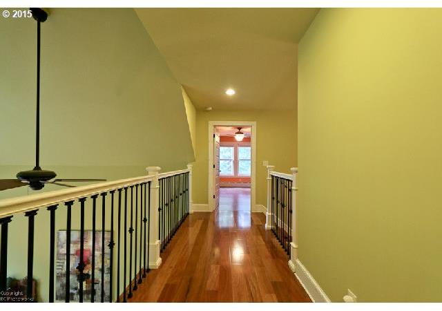 522 Upper Lakeview Road White Salmon, WA 98672 - Photo 21 of 32 Gallery Image 21