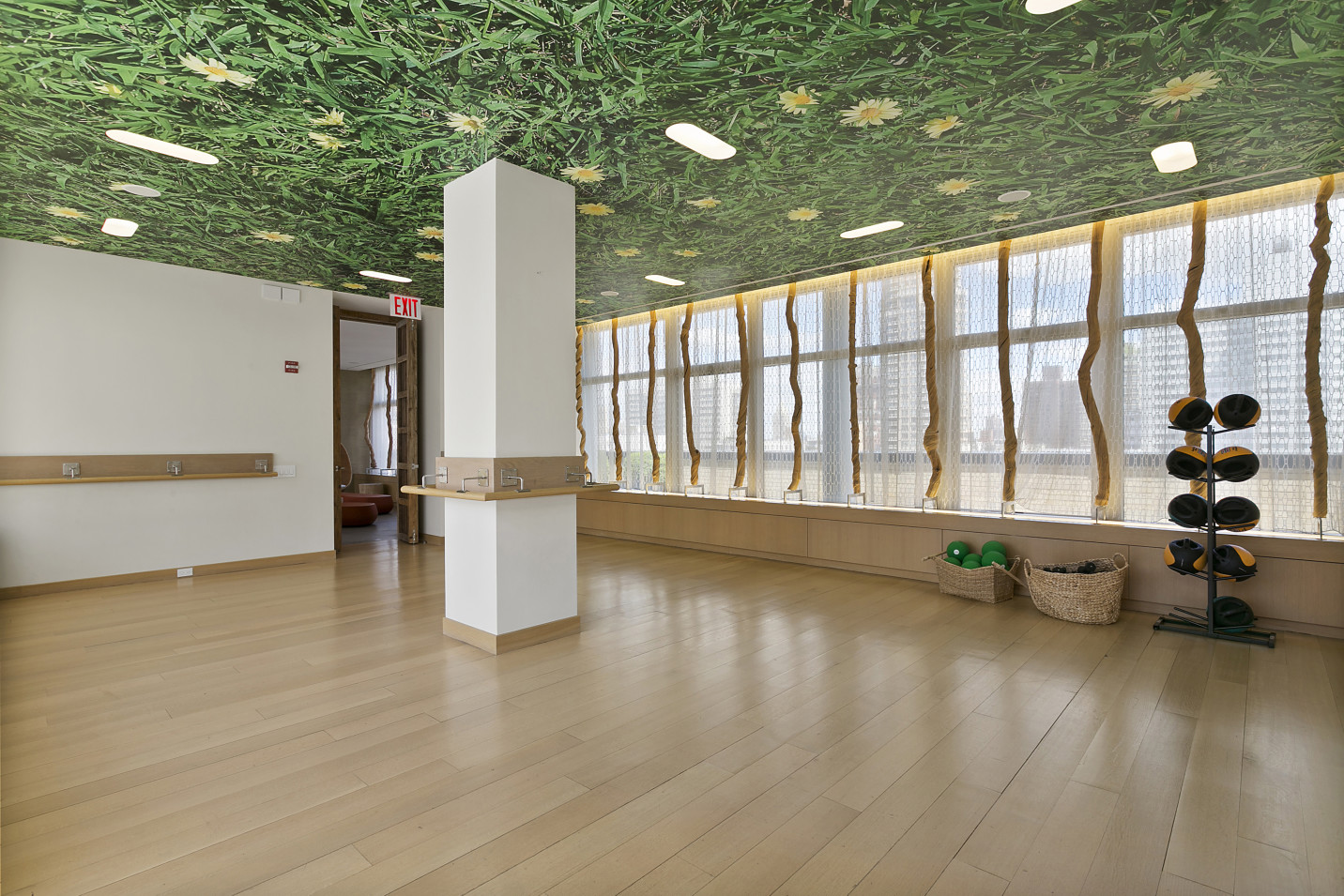 200 East 66th Street, Unit C1505 Manhattan, NY 10065 - Photo 7 of 8