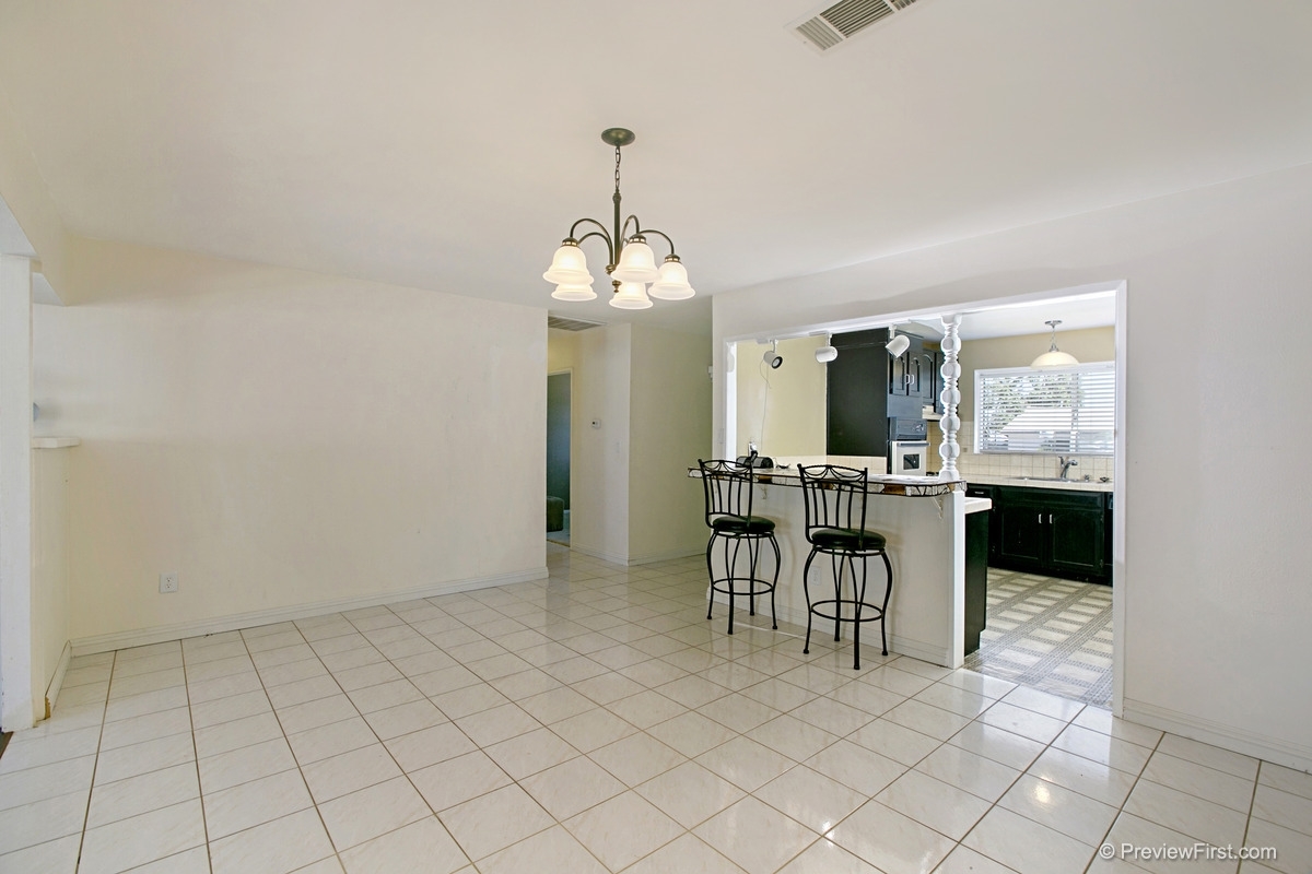 9516 Abbeywood Road Santee, CA 92071 - Photo 4 of 25 Gallery Image 4