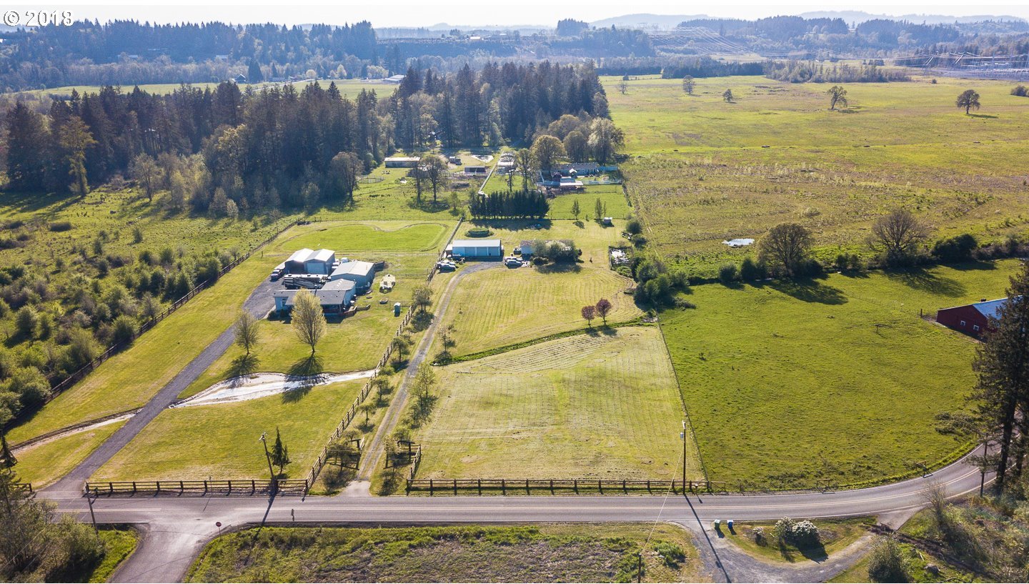 17371 South Eaden Road Oregon City, OR 97045 - Photo 8 of 31 Gallery Image 8