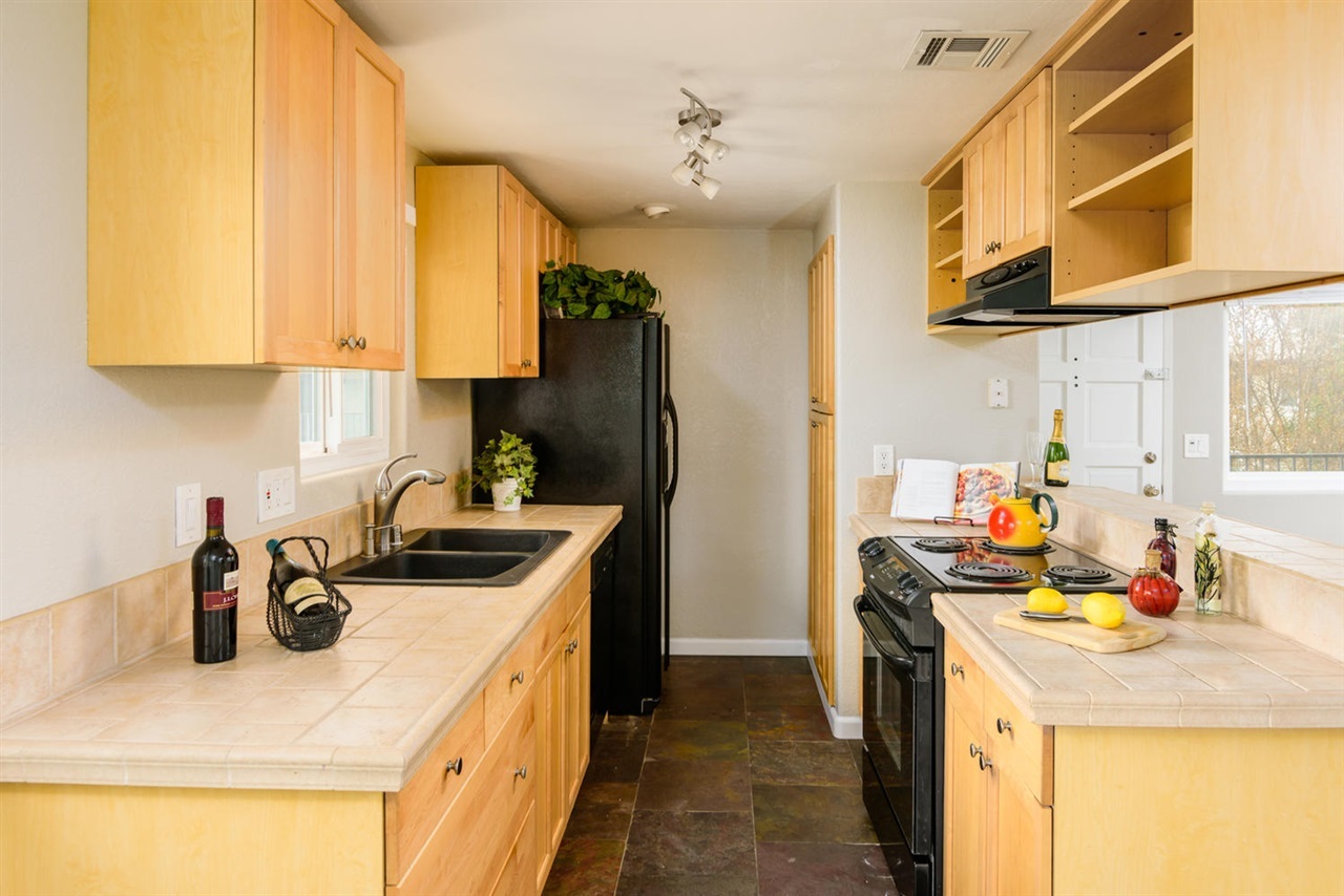 9914 Mission Vega Road, Unit 4 Santee, CA 92071 - Photo 6 of 11 Gallery Image 6