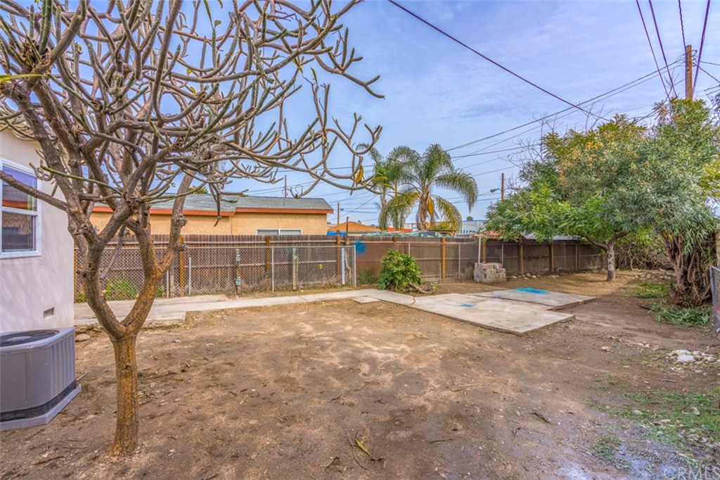 2412 Strong Avenue Commerce, CA 90040 - Photo 27 of 32