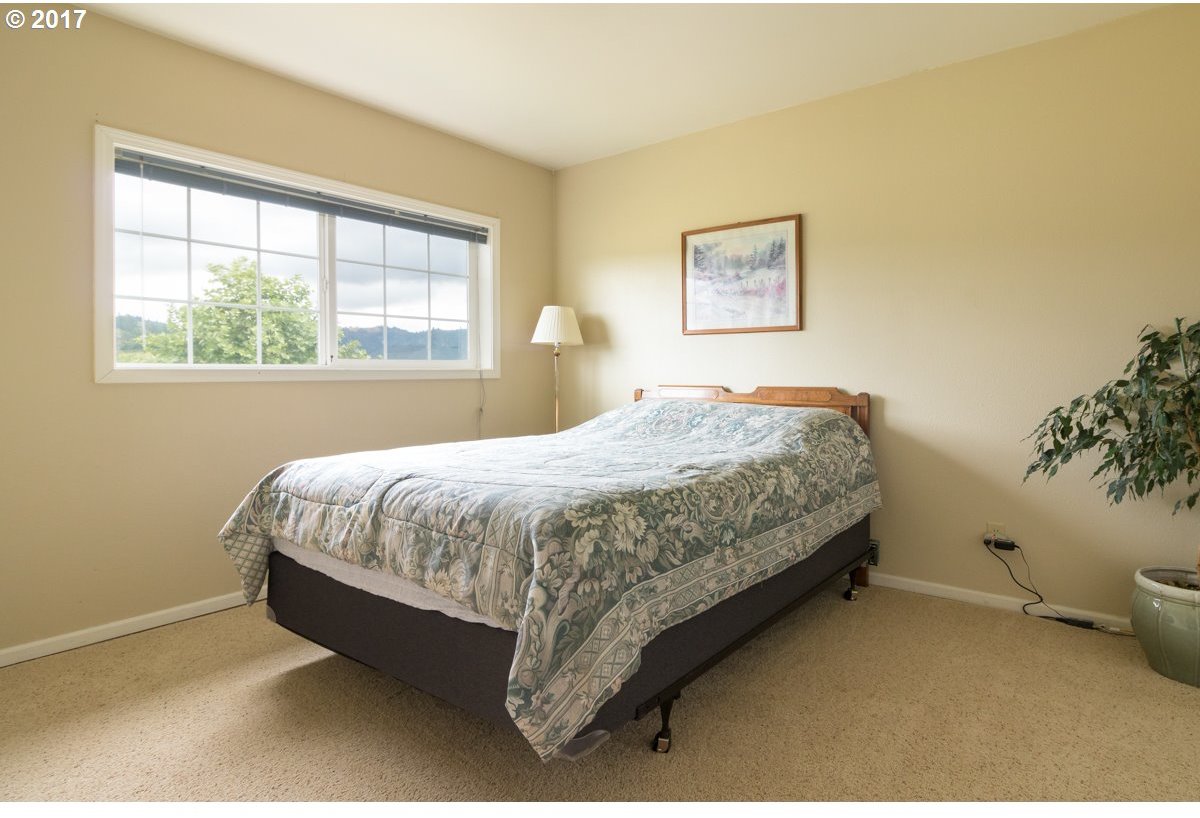 6948 North Bank Road Roseburg, OR 97470 - Photo 22 of 29 Gallery Image 22