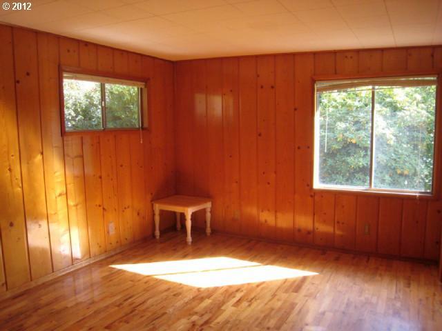 1042 Riverside Drive Washougal, WA 98671 - Photo 10 of 16 Gallery Image 10