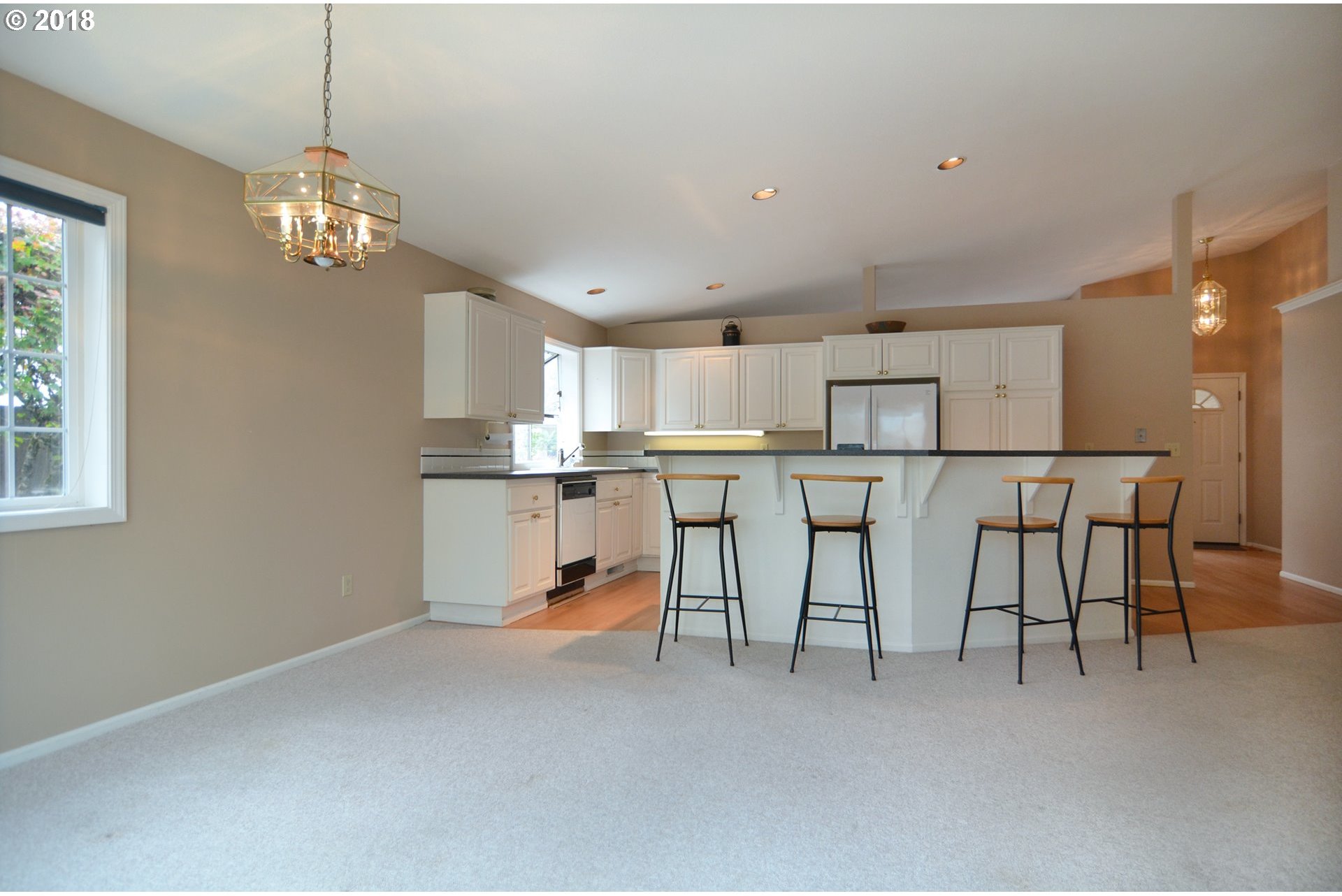 213 73rd Place Springfield, OR 97478 - Photo 9 of 26