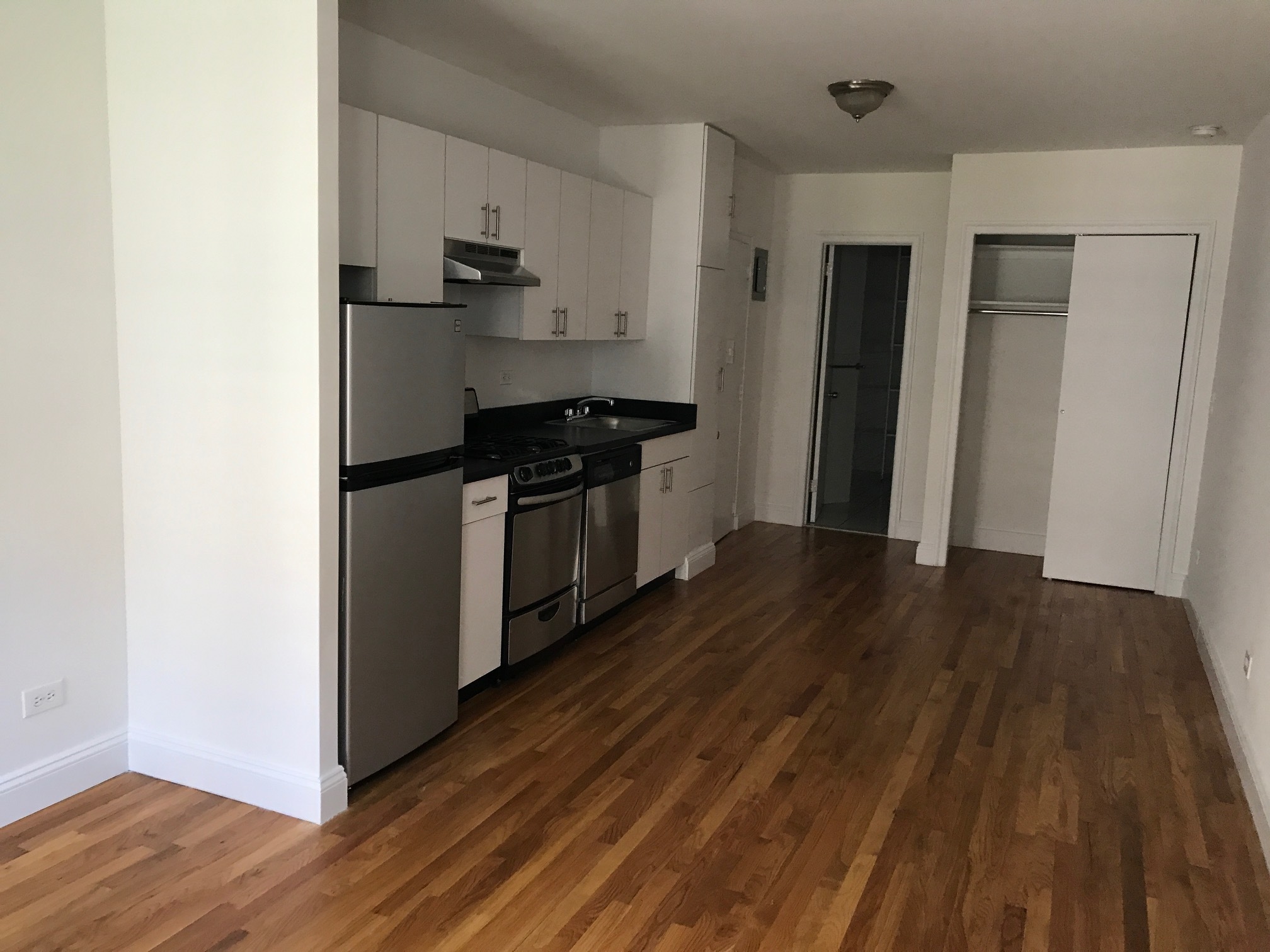 224 East 89th Street, Unit 15 Manhattan, NY 10128 - Photo 3 of 4