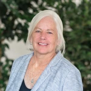 Headshot of Lynne Gourley