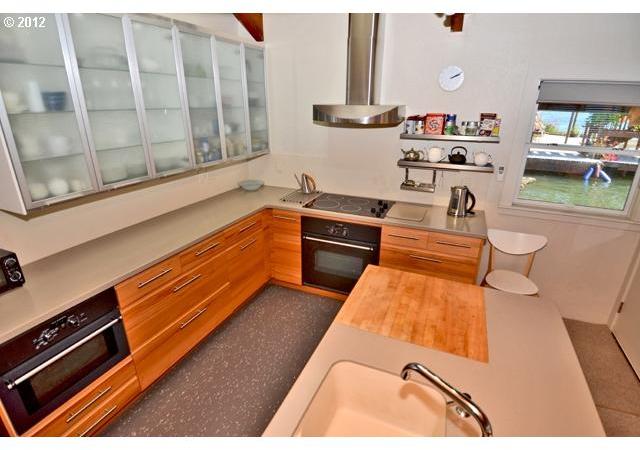 15500 Northwest Ferry Road, Unit 16 Portland, OR 97231 - Photo 2 of 16 Gallery Image 2
