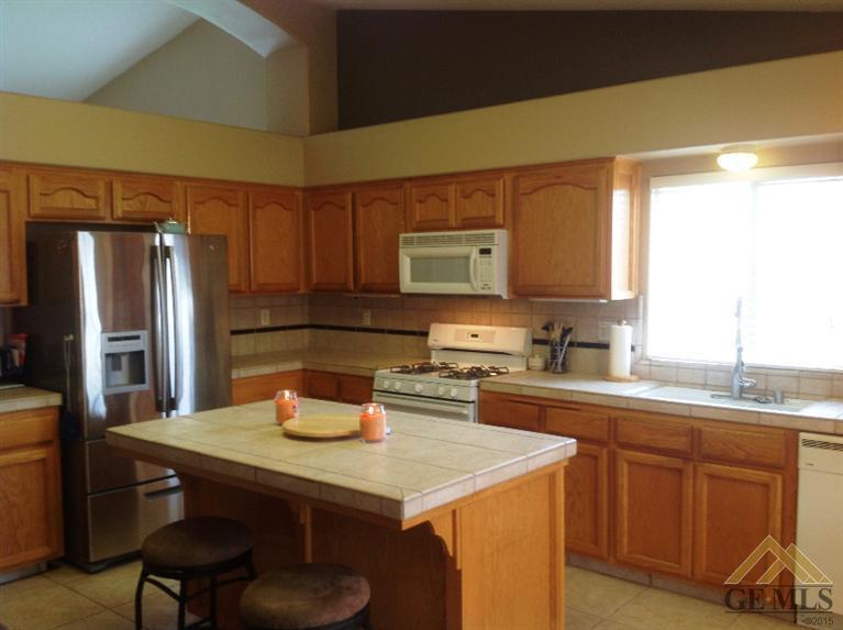 7102 Akers Road Bakersfield, CA 93313 - Photo 5 of 18 Gallery Image 5